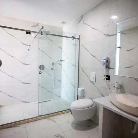Benelux 4*