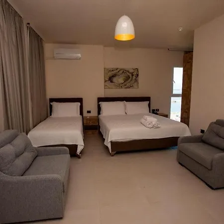 Hotel Benelux 4*