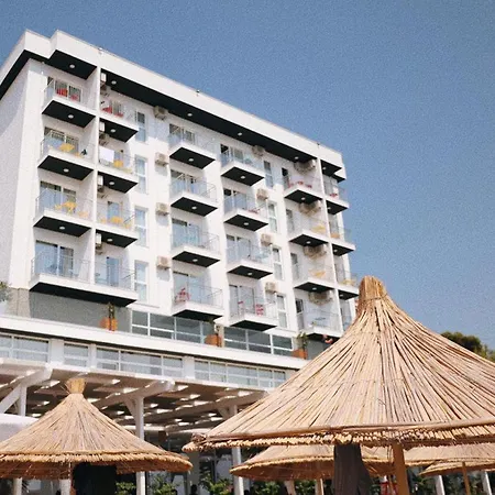 Benelux 4*