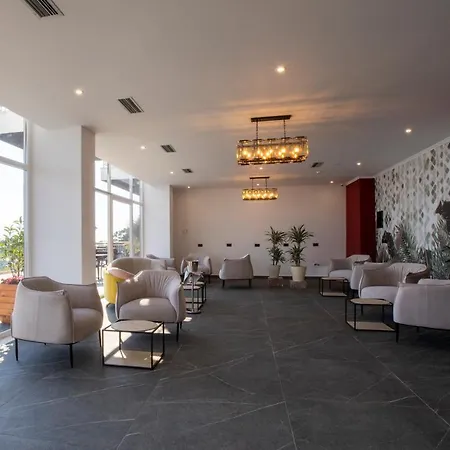 Benelux 4*